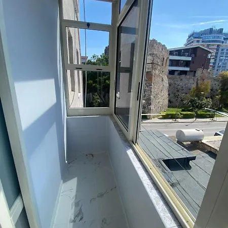 Vollga Promenade Lovely 2 Bedroom Apartment Durres Exterior photo